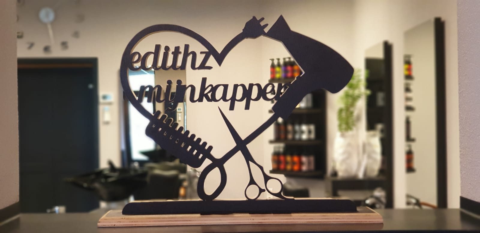 Werkplek in de salon van Edithz